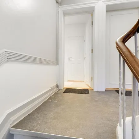 Beautiful & In Daire